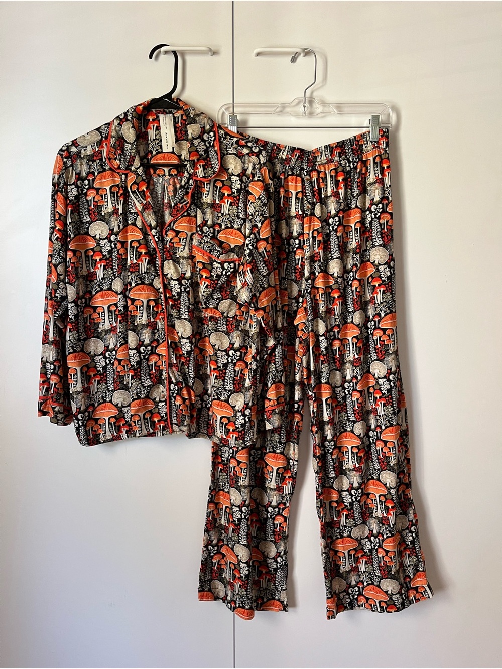 Anthropologie Mushroom Print Pajama Set 🍄🍂